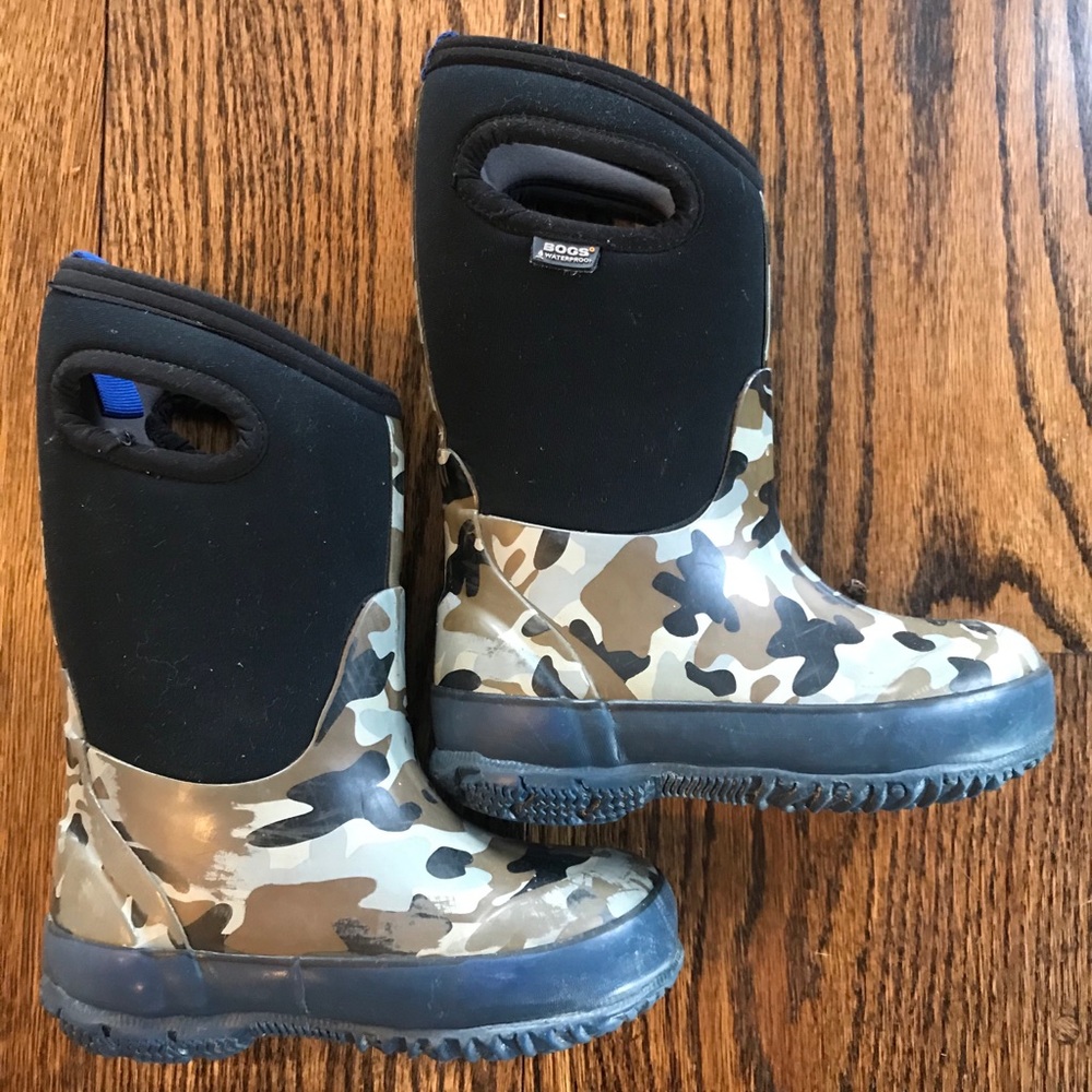 Bogs Boy’s Camo Classics Waterproof Snow Boots